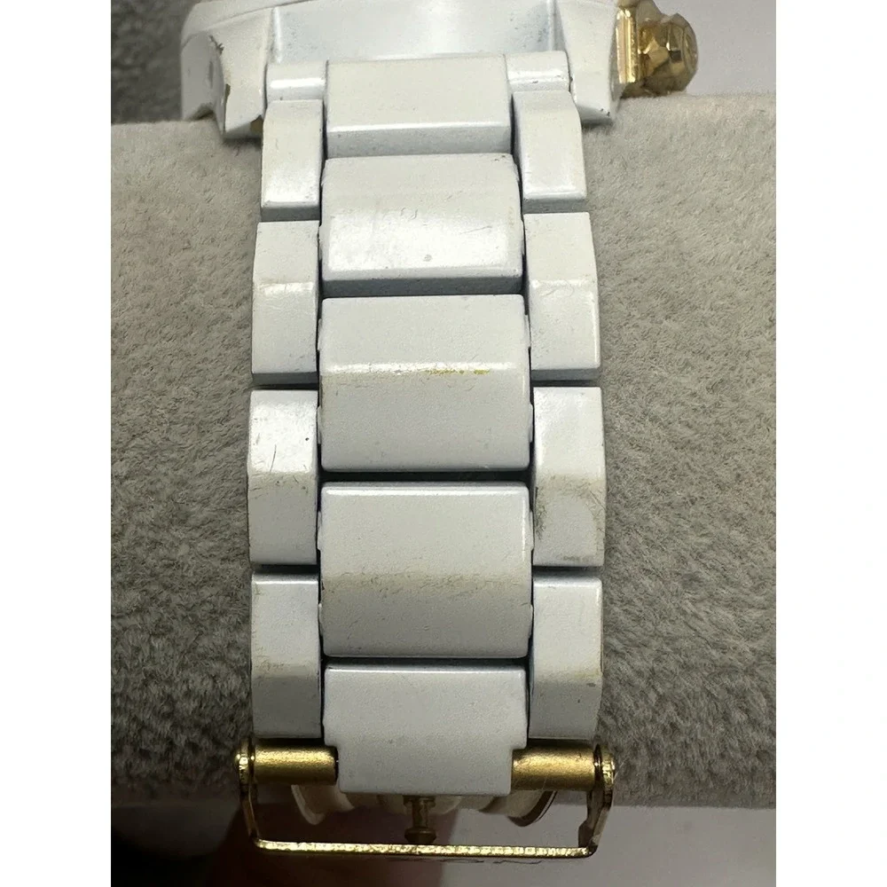 Nixon Evolved The Monarch Ladies Watch New Battery 42MM 6.25